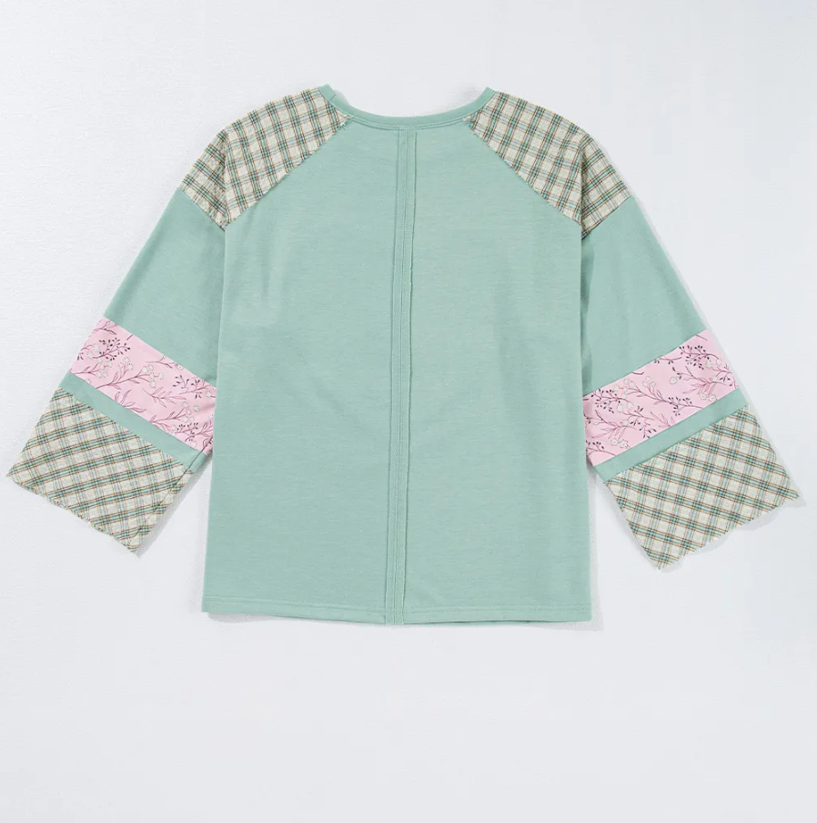 AQUA PLAID FLORAL PEACE TOP-OOTD